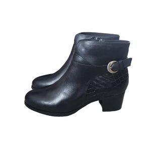 AquaDiva Lafayette Black Leather Ankle Booties Small Heel NWT Size 8 Wide